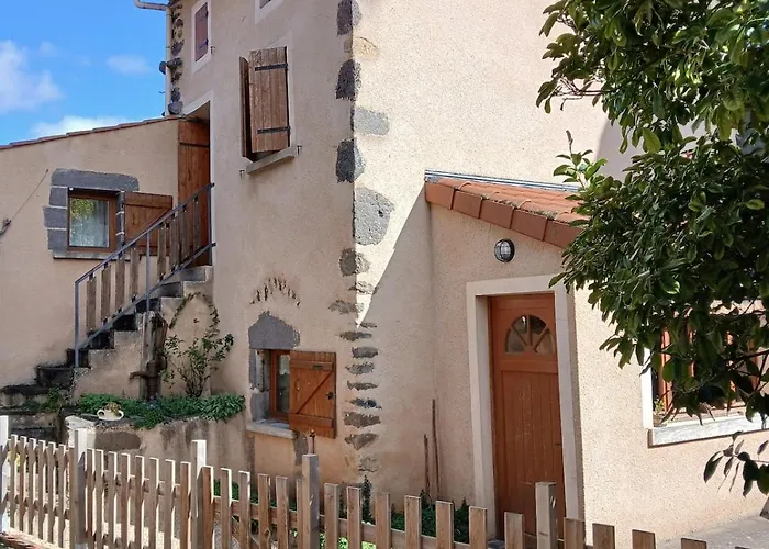 Дом отдыха Les Girodets - Terrasse - Wifi Villeneuve (Puy-de-Dome)